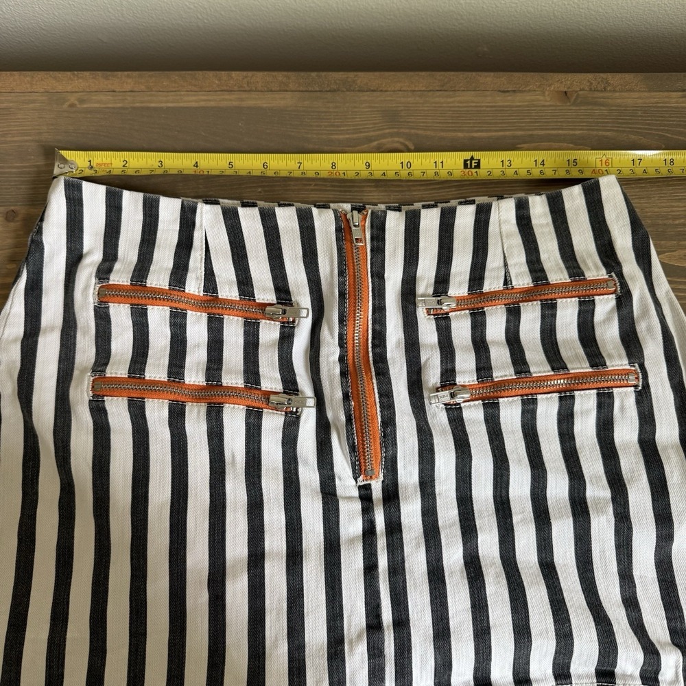 Urban Outfitters Womens Large Black White Stripe Zippers Mini Skirt Y2K Vibe - Picture 6 of 7